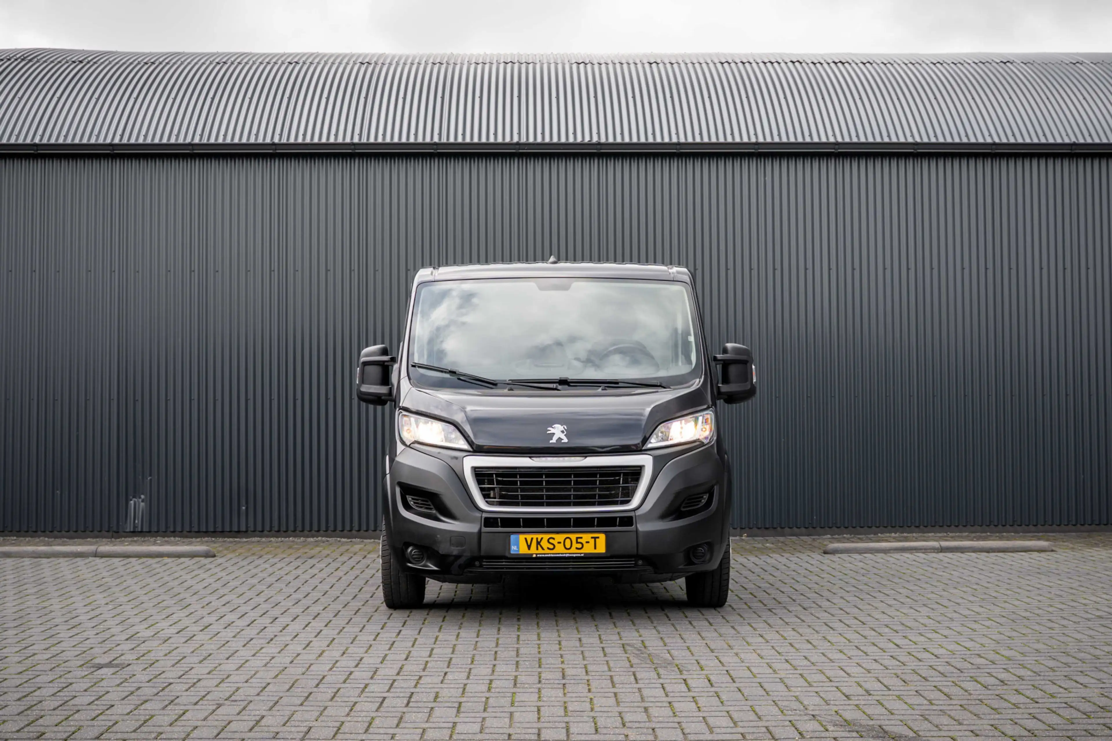 Peugeot Boxer 2.2 BlueHDi 120 L1H1 | 120 PK | 3-Zits | Cruise | — photo 3