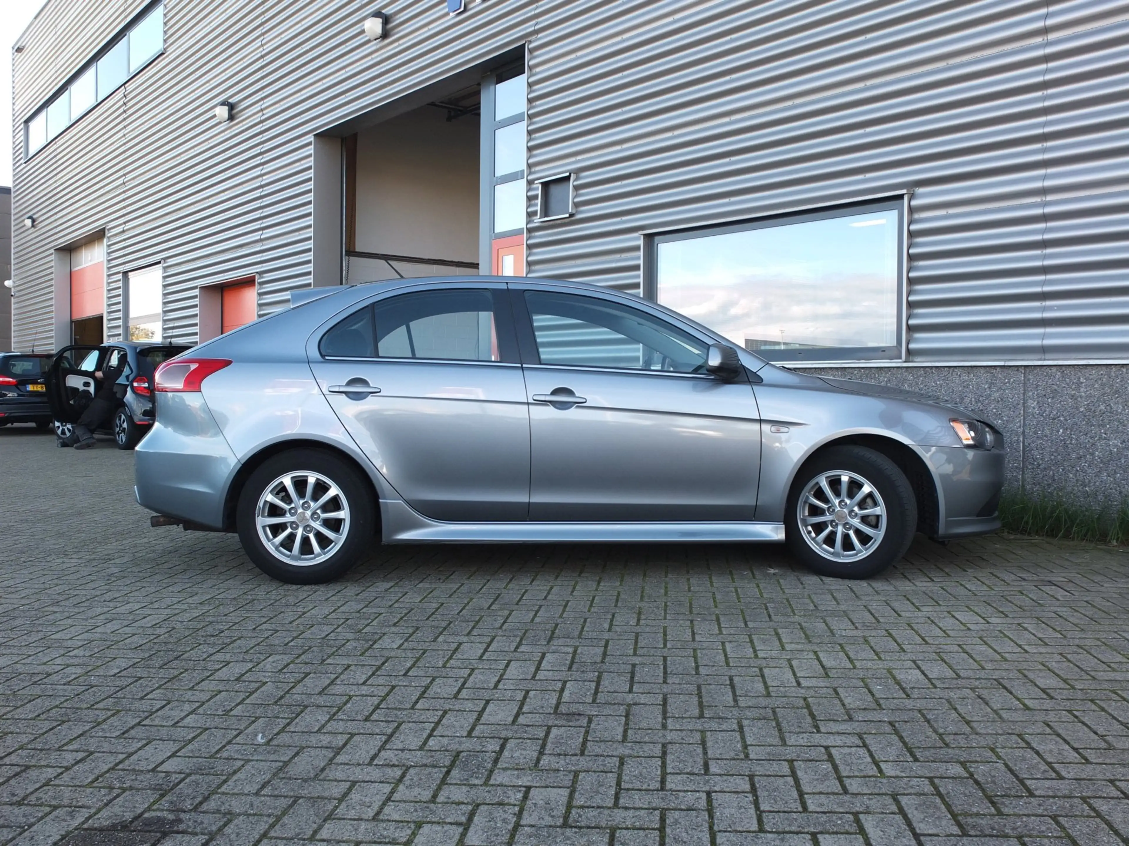 Mitsubishi Lancer Sportback 1.6 Limited Edition | 103.680 KM | PDC | — photo 11