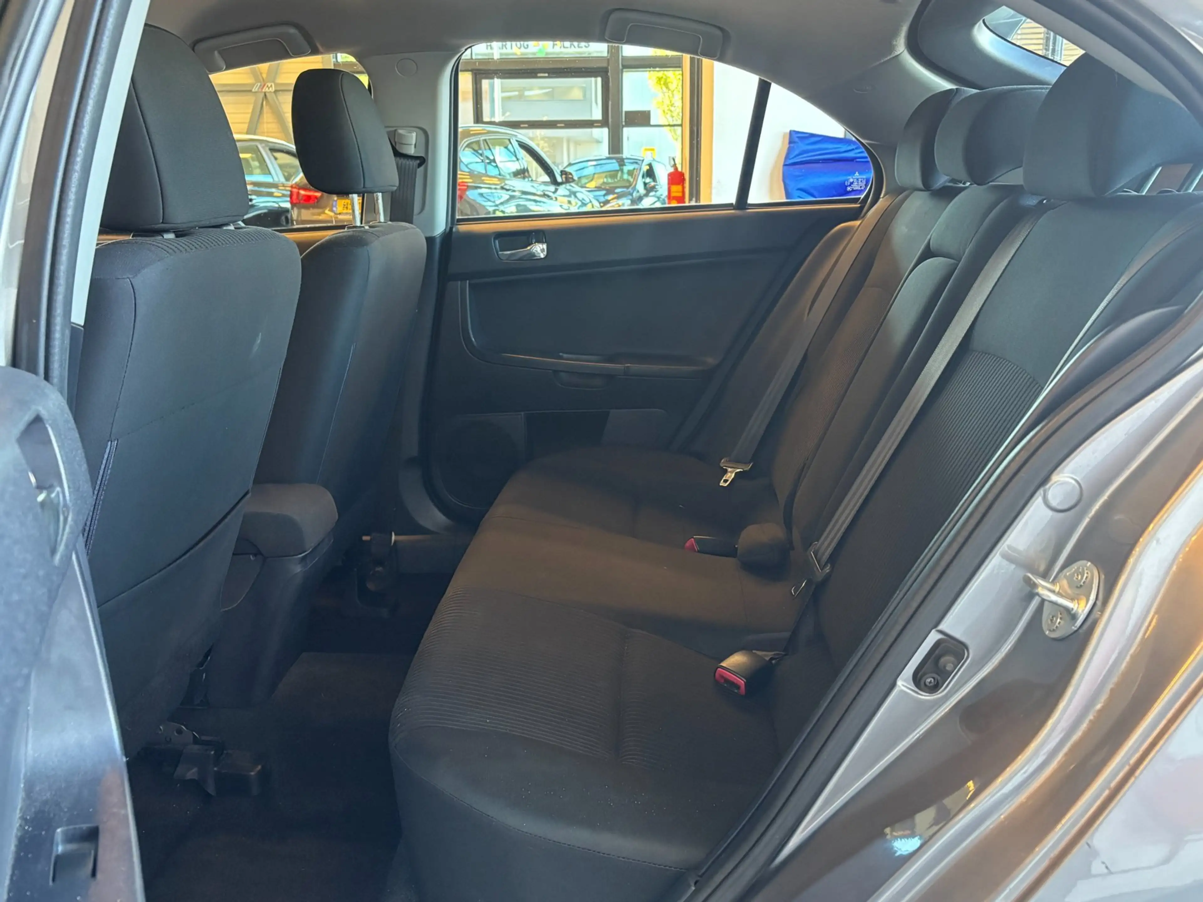 Mitsubishi Lancer Sportback 1.6 Limited Edition | 103.680 KM | PDC | — photo 15