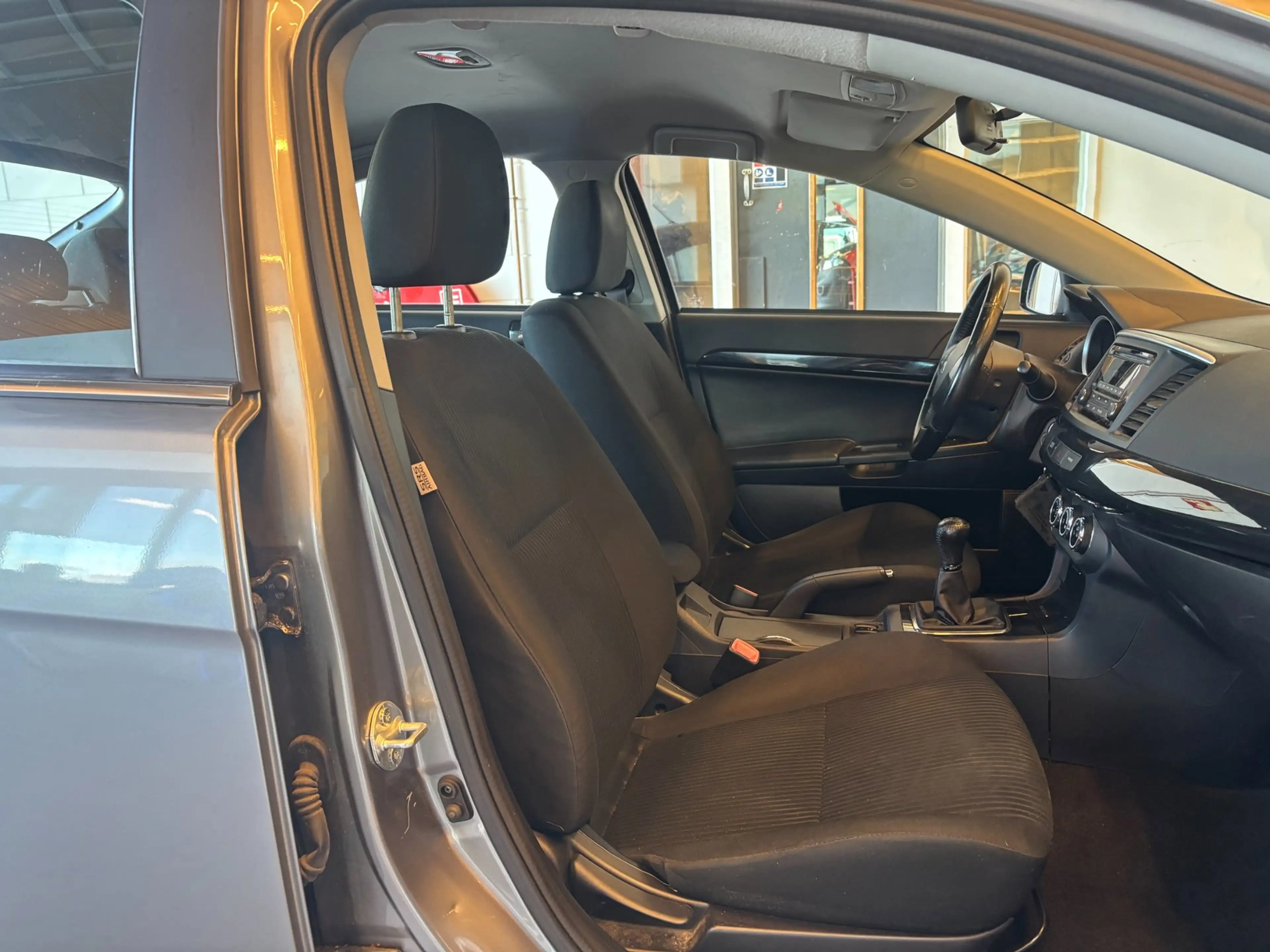 Mitsubishi Lancer Sportback 1.6 Limited Edition | 103.680 KM | PDC | — photo 19