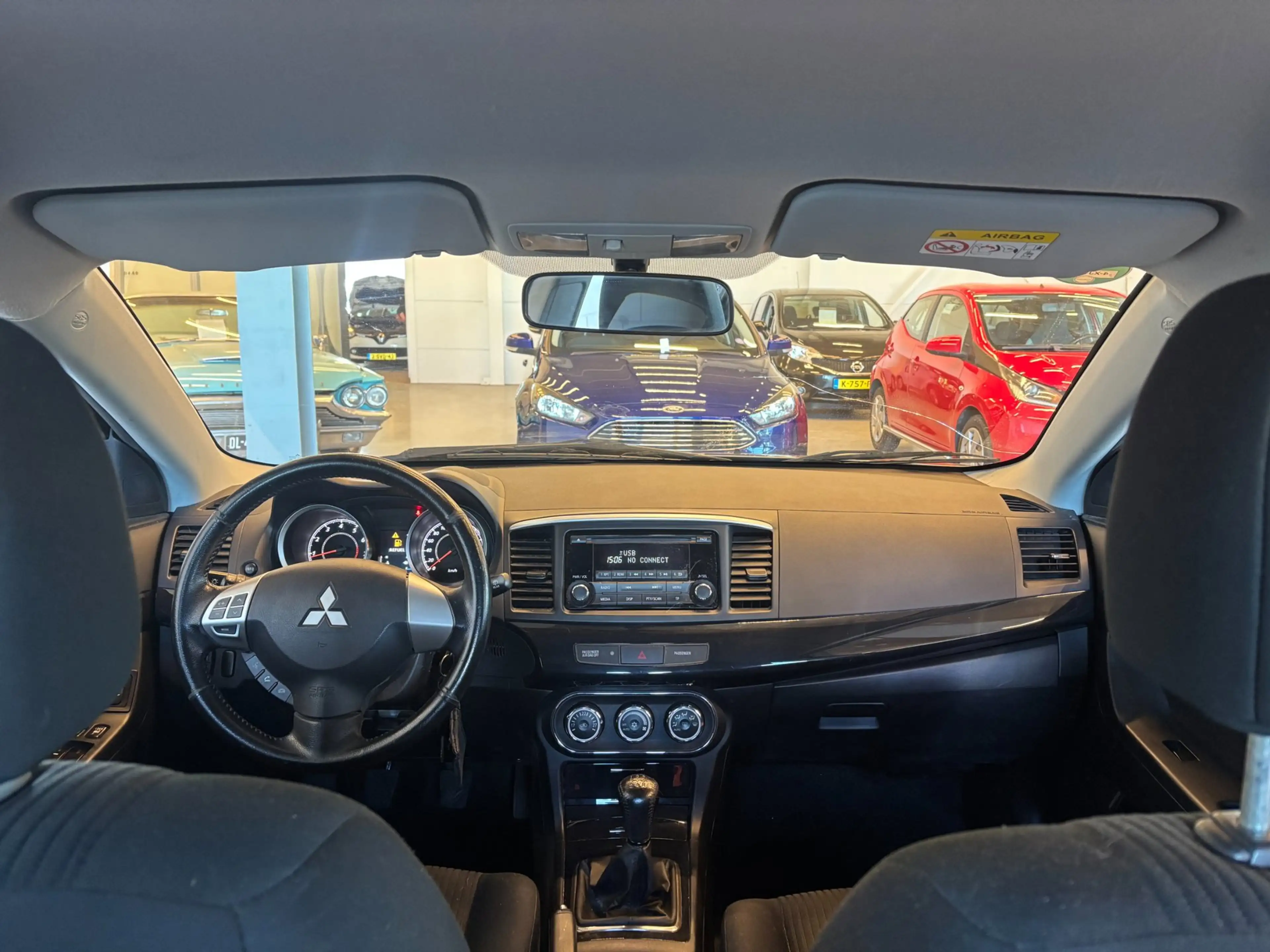 Mitsubishi Lancer Sportback 1.6 Limited Edition | 103.680 KM | PDC | — photo 3