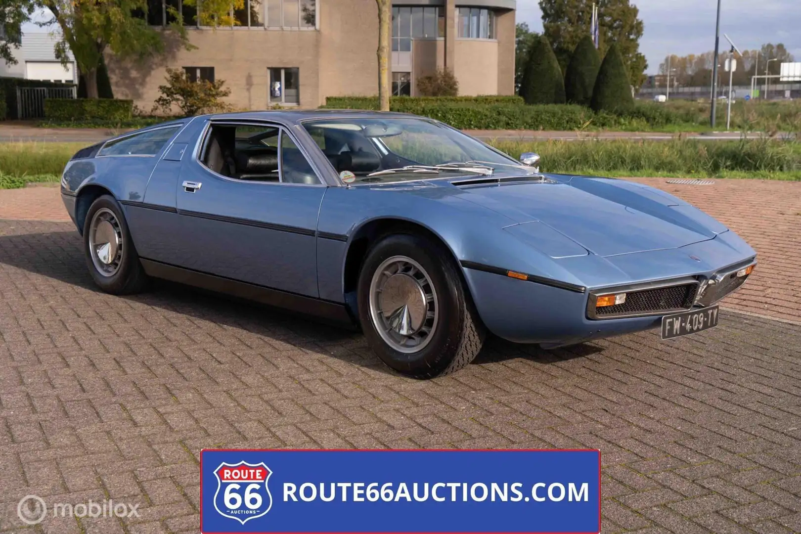 Maserati Bora Coupe | Route 66 Auctions Bleu - 1