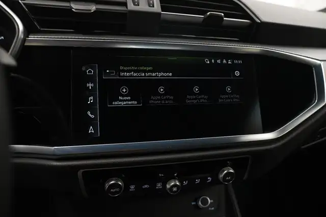 Audi Q3 view 14