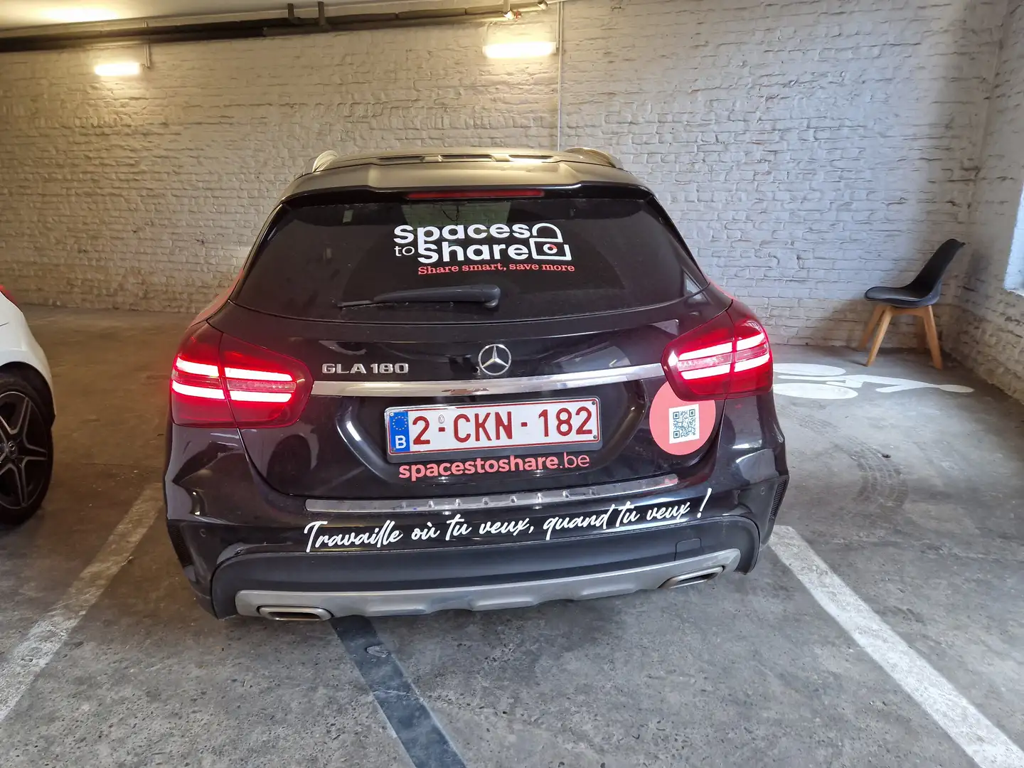 Mercedes-Benz GLA 180 GLA 180 Business Solution AMG (EU6.2) Noir - 2