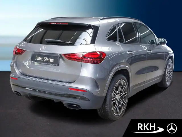 Mercedes-Benz Gla view 3