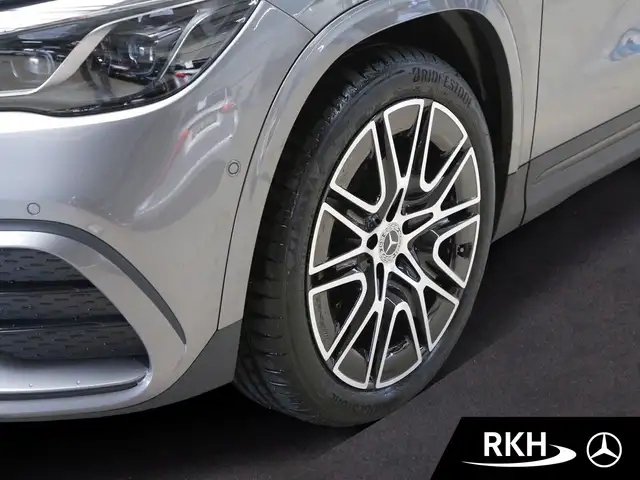 Mercedes-Benz Gla view 5