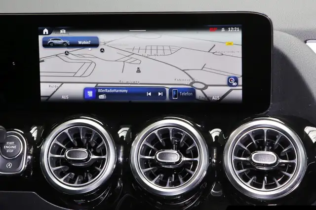 Mercedes-Benz Gla view 11