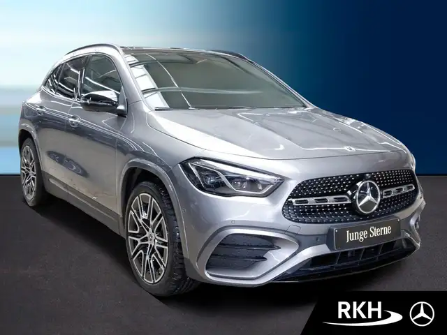 Mercedes-Benz Gla view 2
