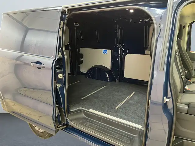 Volkswagen Transporter view 11