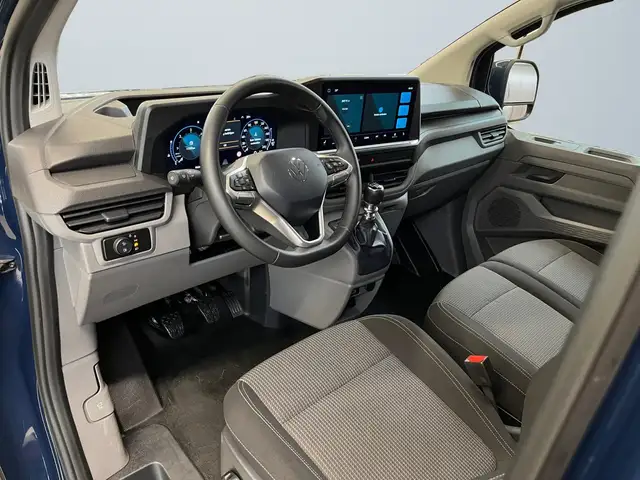 Volkswagen Transporter view 8