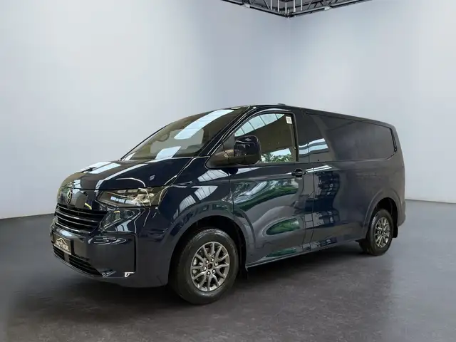 Volkswagen Transporter view 2