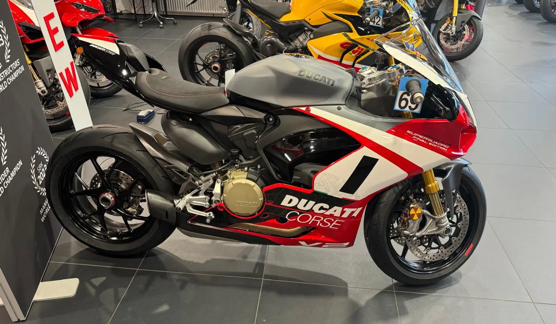 Ducati Panigale V2 PANIGALE V2 SUPERQUADRO FINAL EDITION - 2