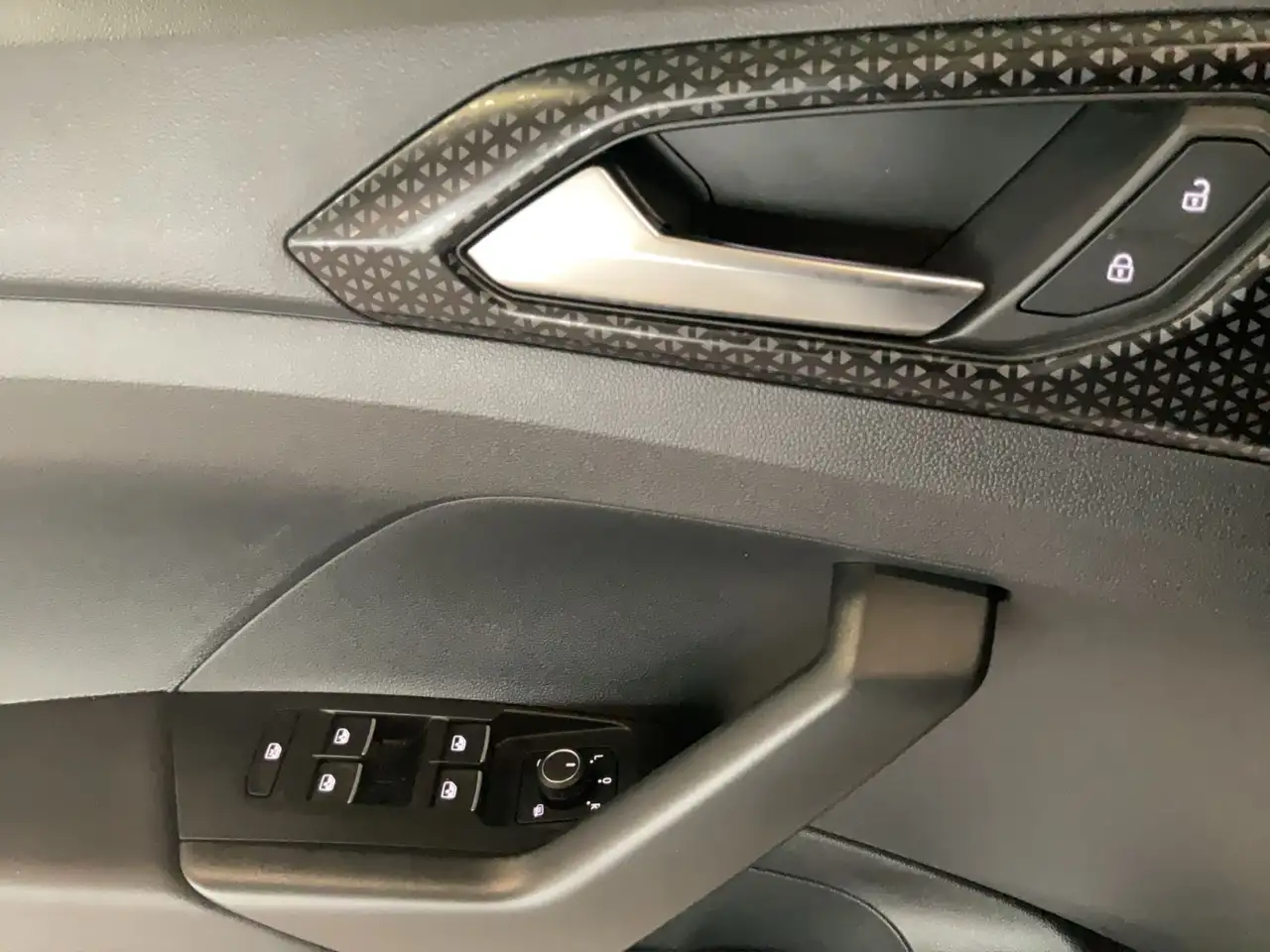 Volkswagen T-Cross Style 14