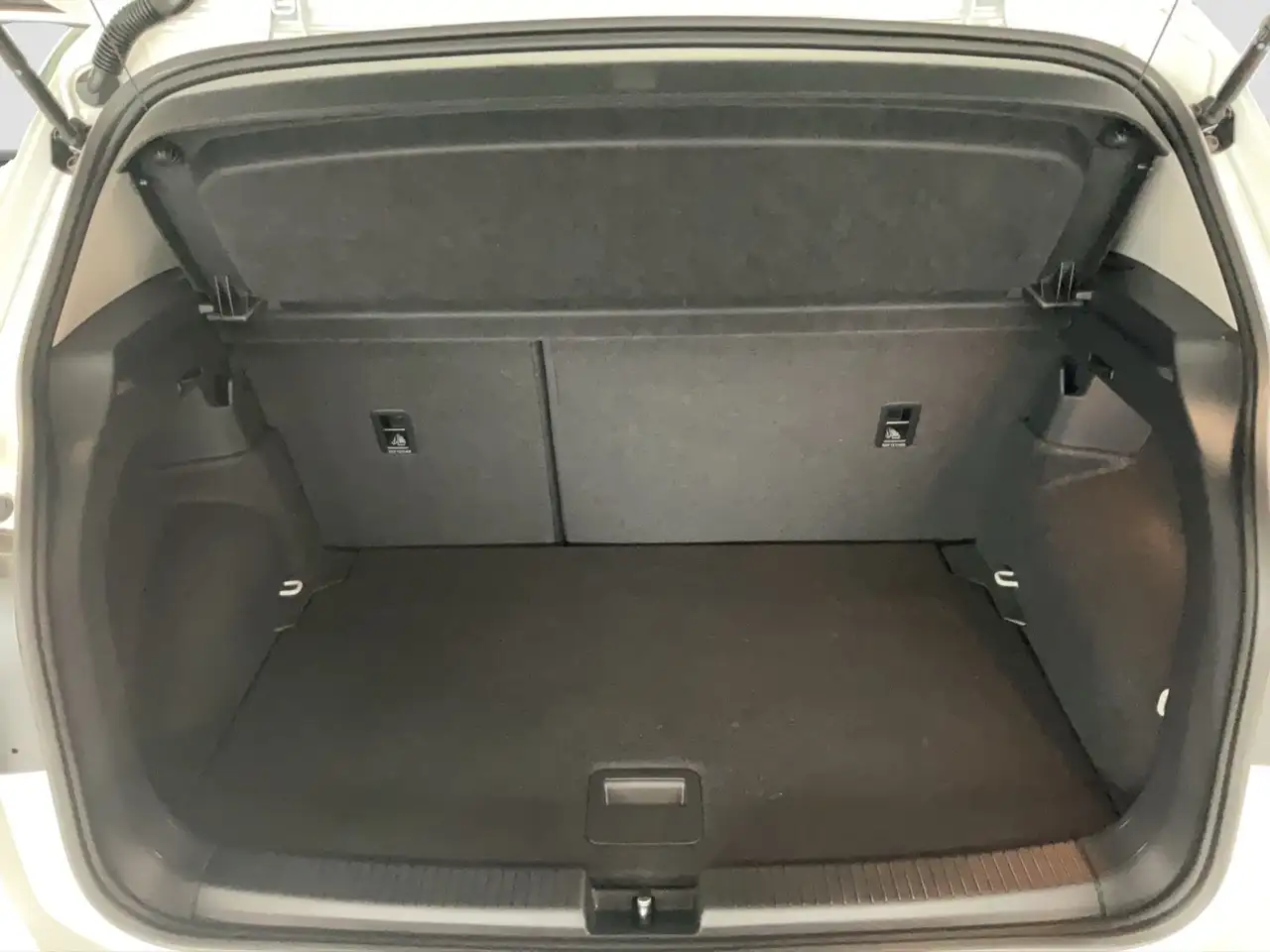 Volkswagen T-Cross Style 16