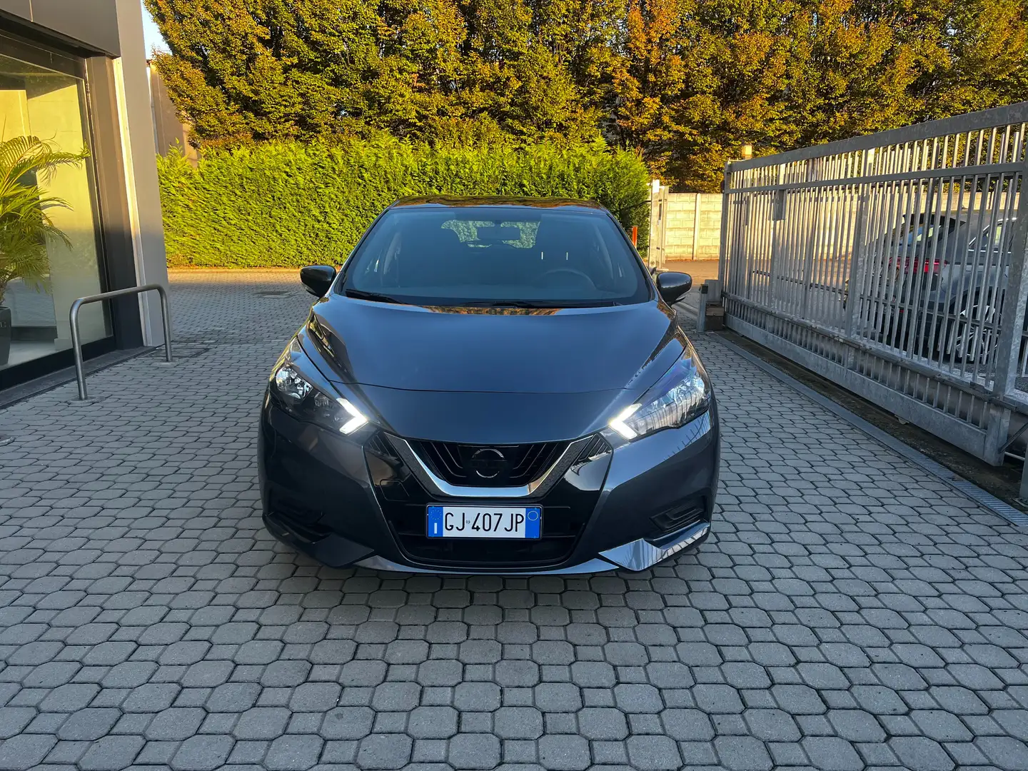 Nissan Micra 1.0 ig-t Acenta 92cv Gris - 2