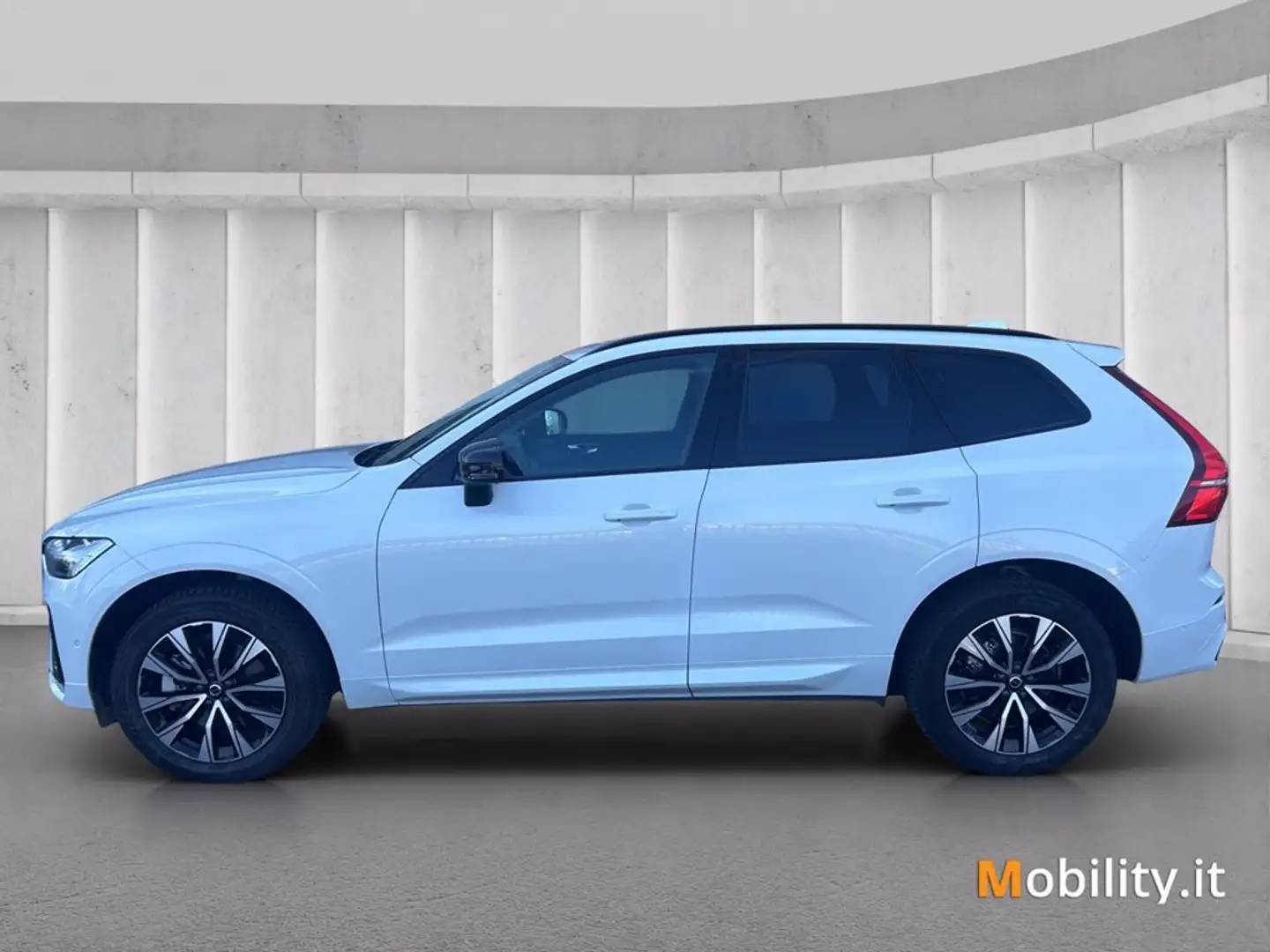 Volvo XC60 2.0 b4 Plus Dark auto Blanc - 2