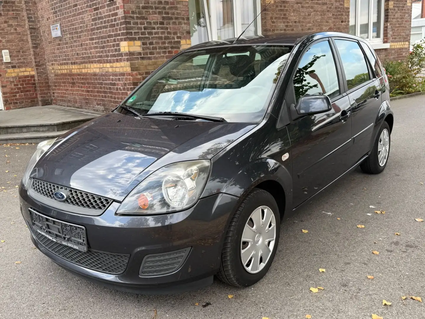 Ford Fiesta 1,3/Euro4/Klima Gris - 1