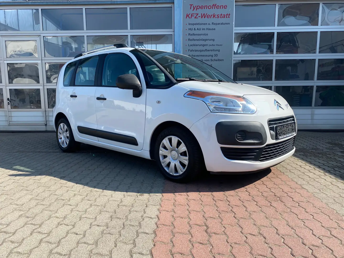Citroen C3 Picasso VTi 95, AUX, 2.Hand, HU/AU neu Weiß - 2