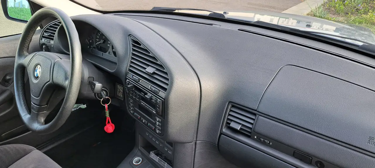 BMW 320i, foto 4