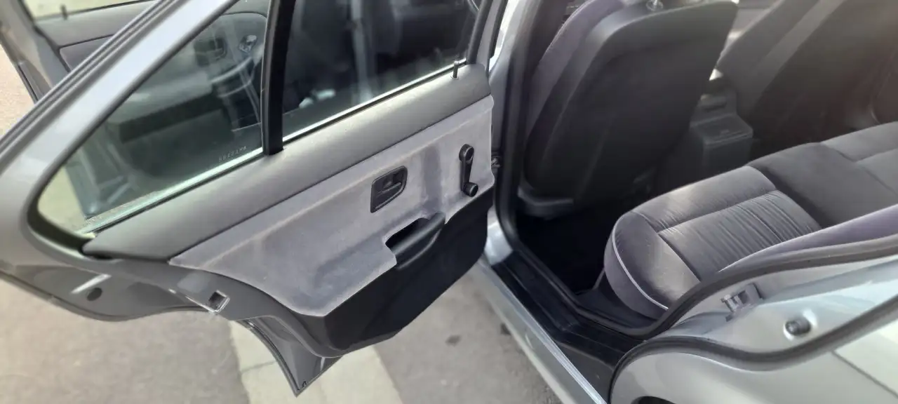 BMW 320i, foto 7
