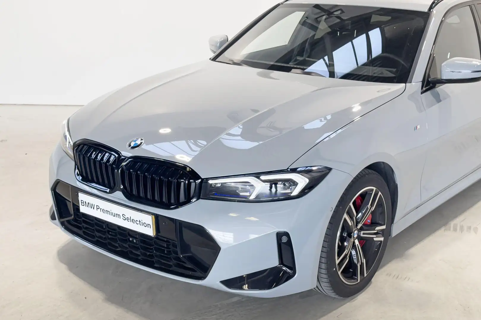 BMW 318 3 Serie Touring 318i M Sportpakket Pro Aut. Grijs - 2