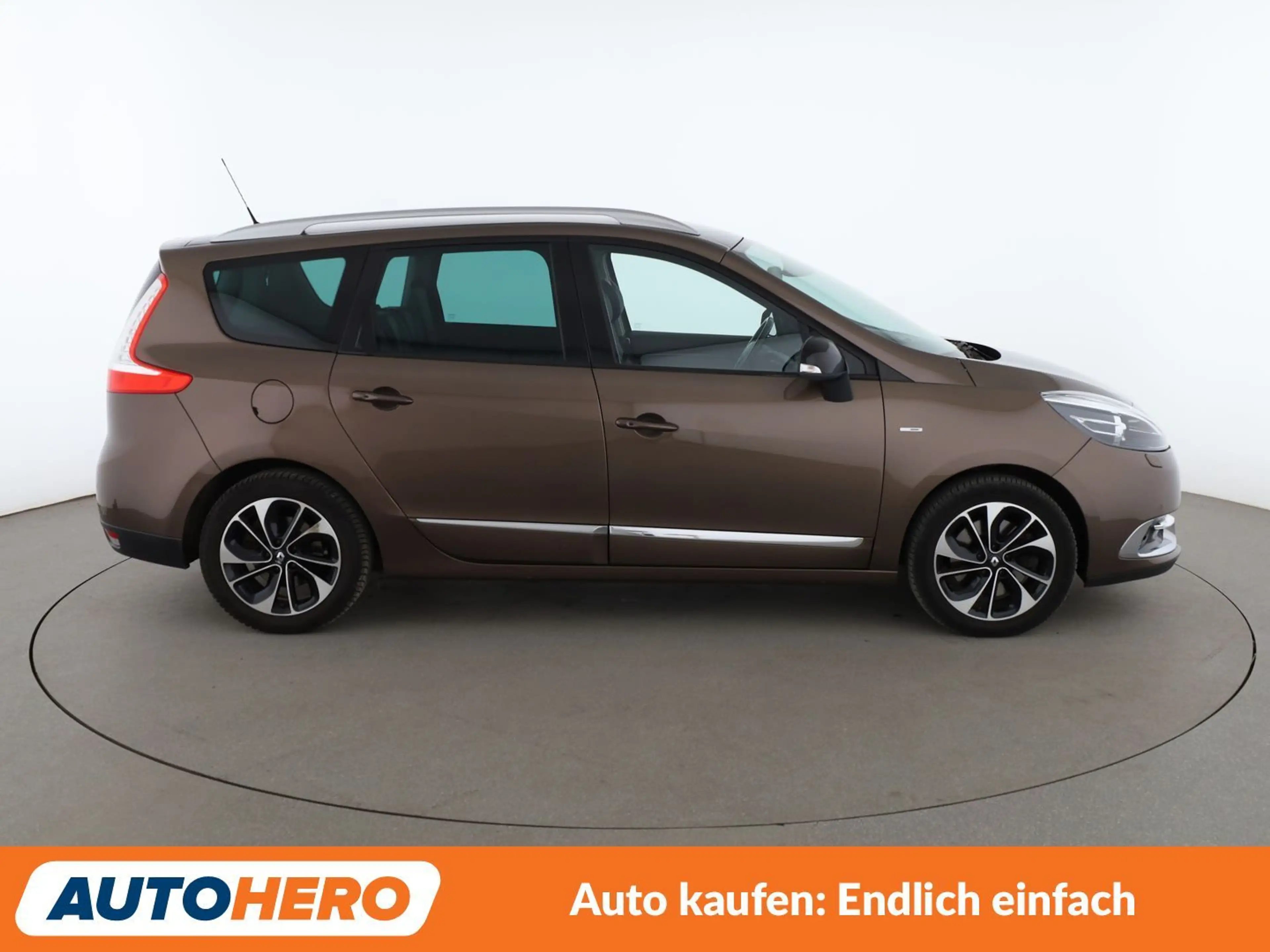 Renault Grand Scenic 2.0 dCi BOSE Edition *NAV*TEMPO*CAM*PDC*SHZ*AHK* — photo 7