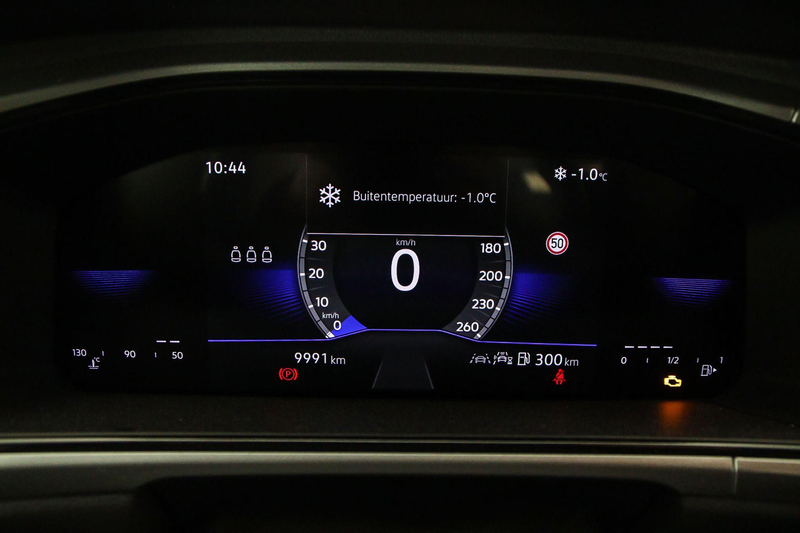 Volkswagen T-Roc Life Edition 1.0 TSI 115pk Adaptive cruise control — photo 11