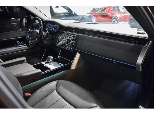 Land Rover Range Rover view 4