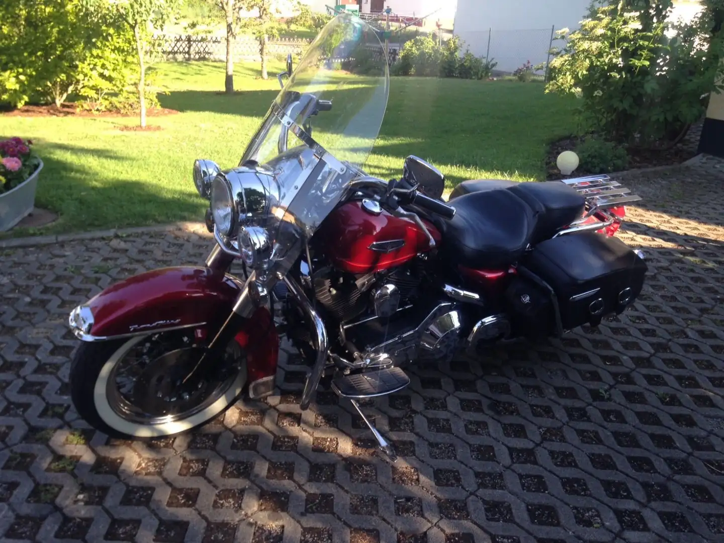 Harley-Davidson Road King FLHRCI Červená - 2