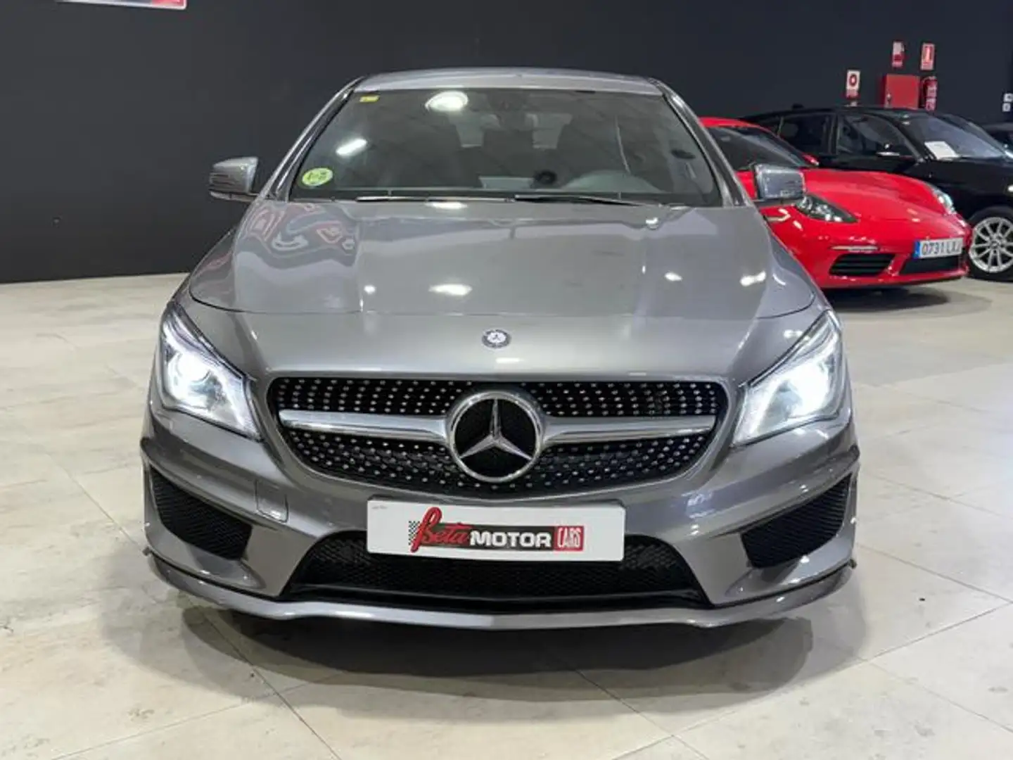 Mercedes-Benz CLA 200 200CDI AMG Line Gris - 2