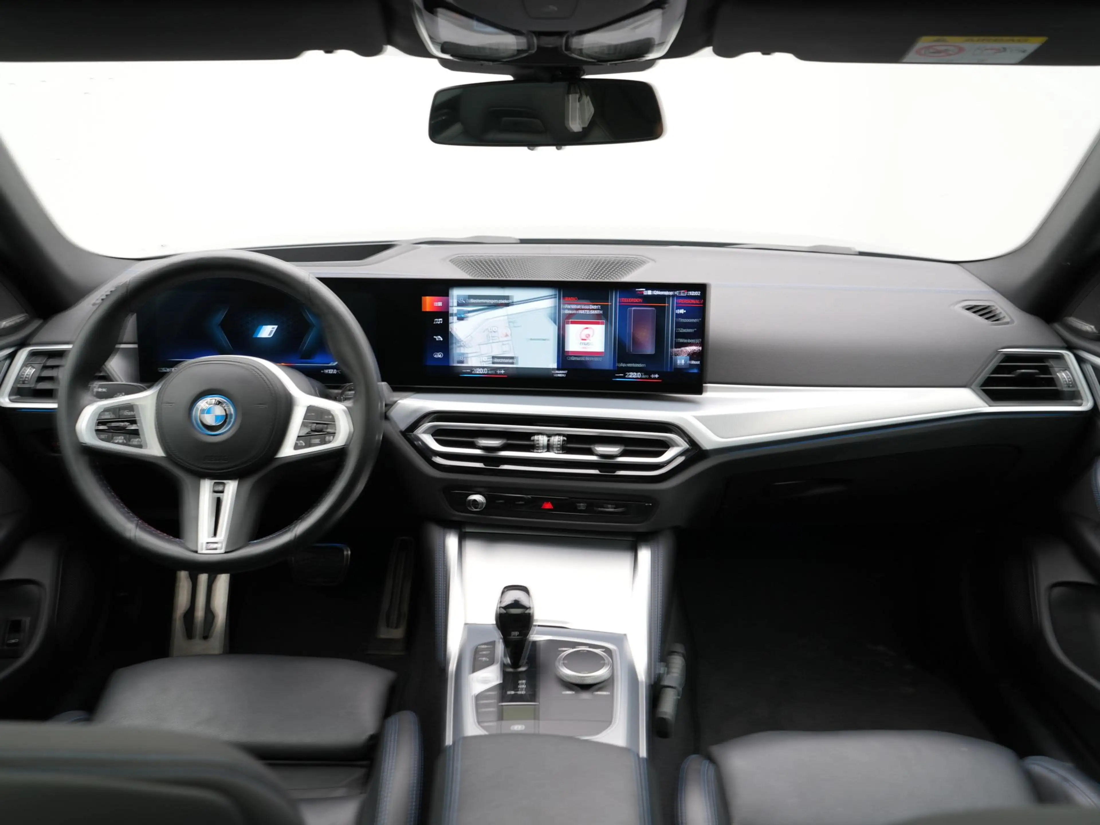 BMW i4 M50 High Executive 84 kWh SoH 97% — photo 12