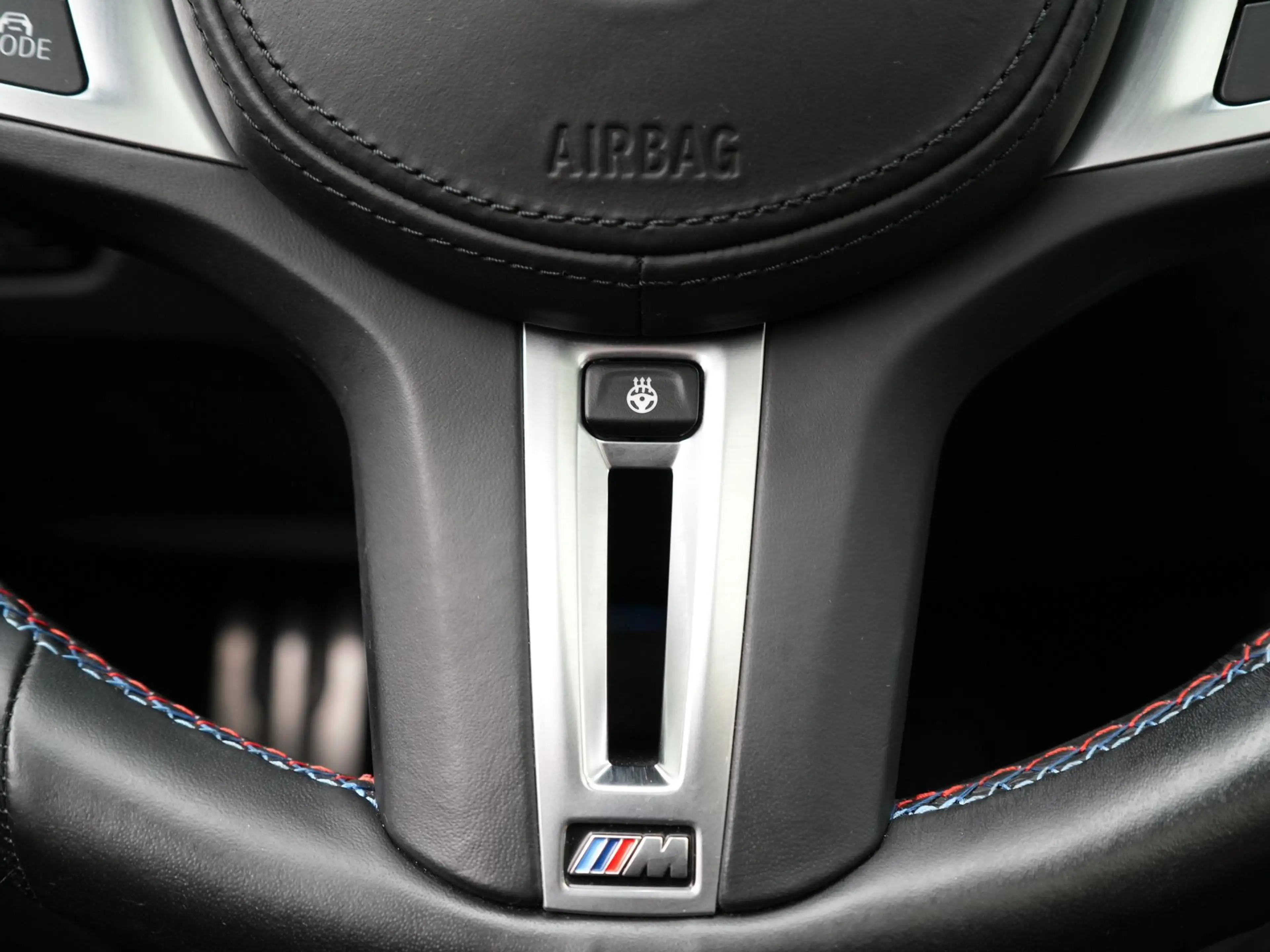 BMW i4 M50 High Executive 84 kWh SoH 97% — photo 13