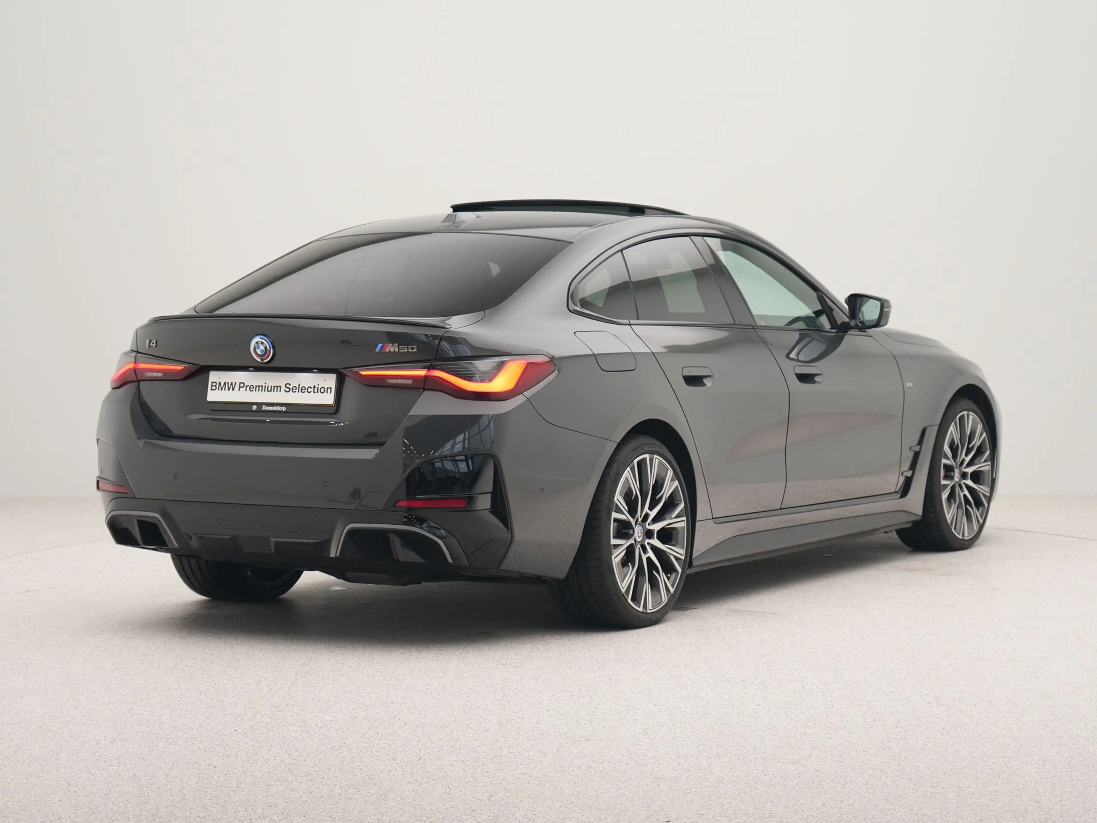 BMW i4 M50 High Executive 84 kWh SoH 97% — photo 8