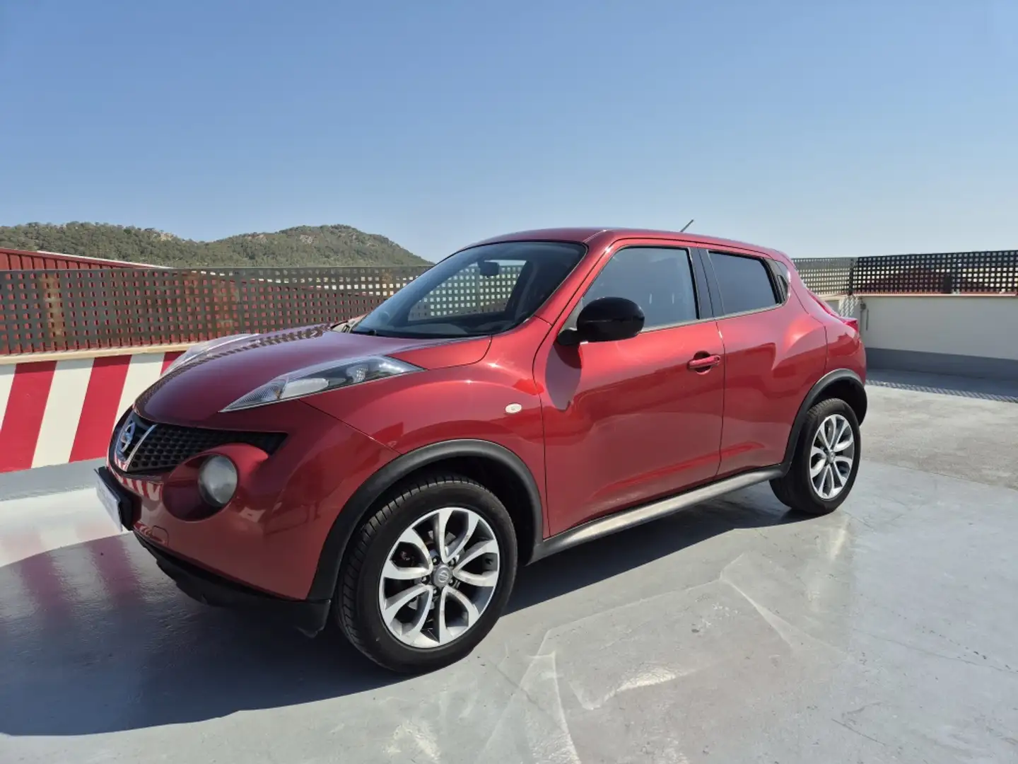 Nissan Juke 1.6i Tekna Premium Piel 18´´ CVT Burdeos - 1