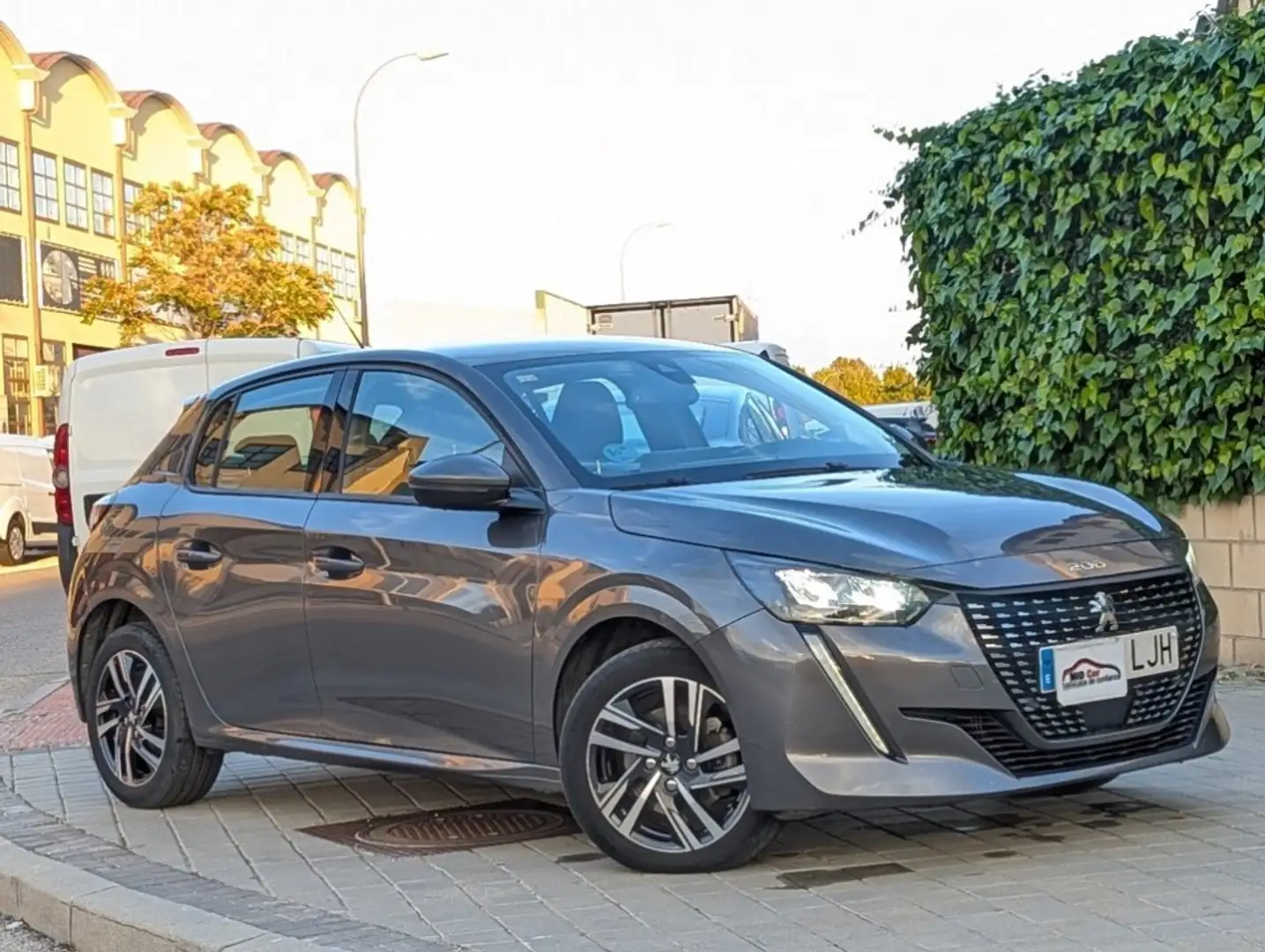 Peugeot 208 1.5 BlueHDi S&S Allure Pack 100 Gris - 2