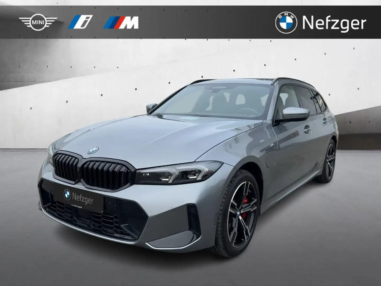 BMW 330 e xDrive Touring M Sport RFK PANO LED HiFi Grau - 1