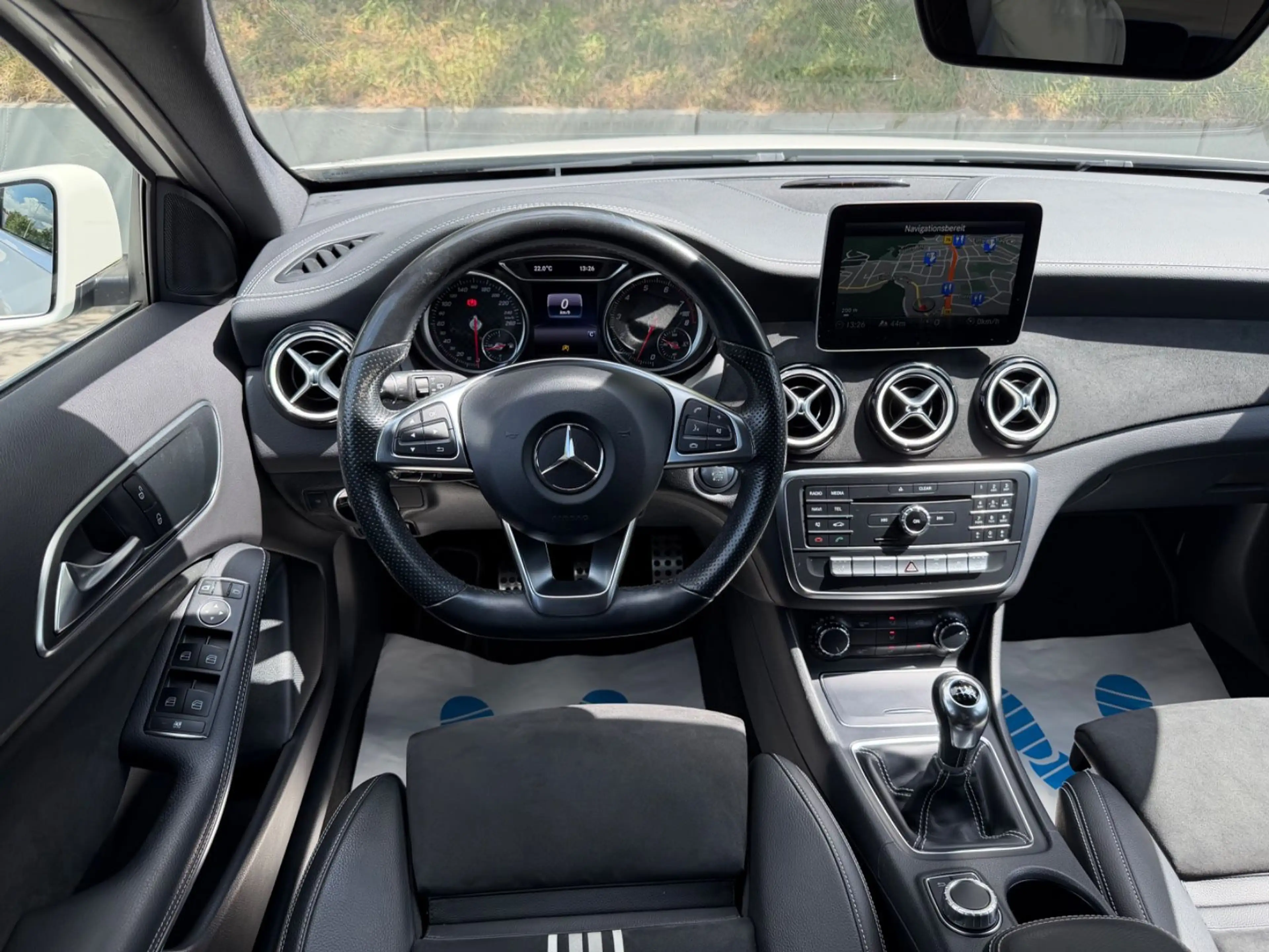 Mercedes-Benz A 180 AMG Line/SPORT/LEDER/LED/WENIG KM/KEYLESS — photo 15