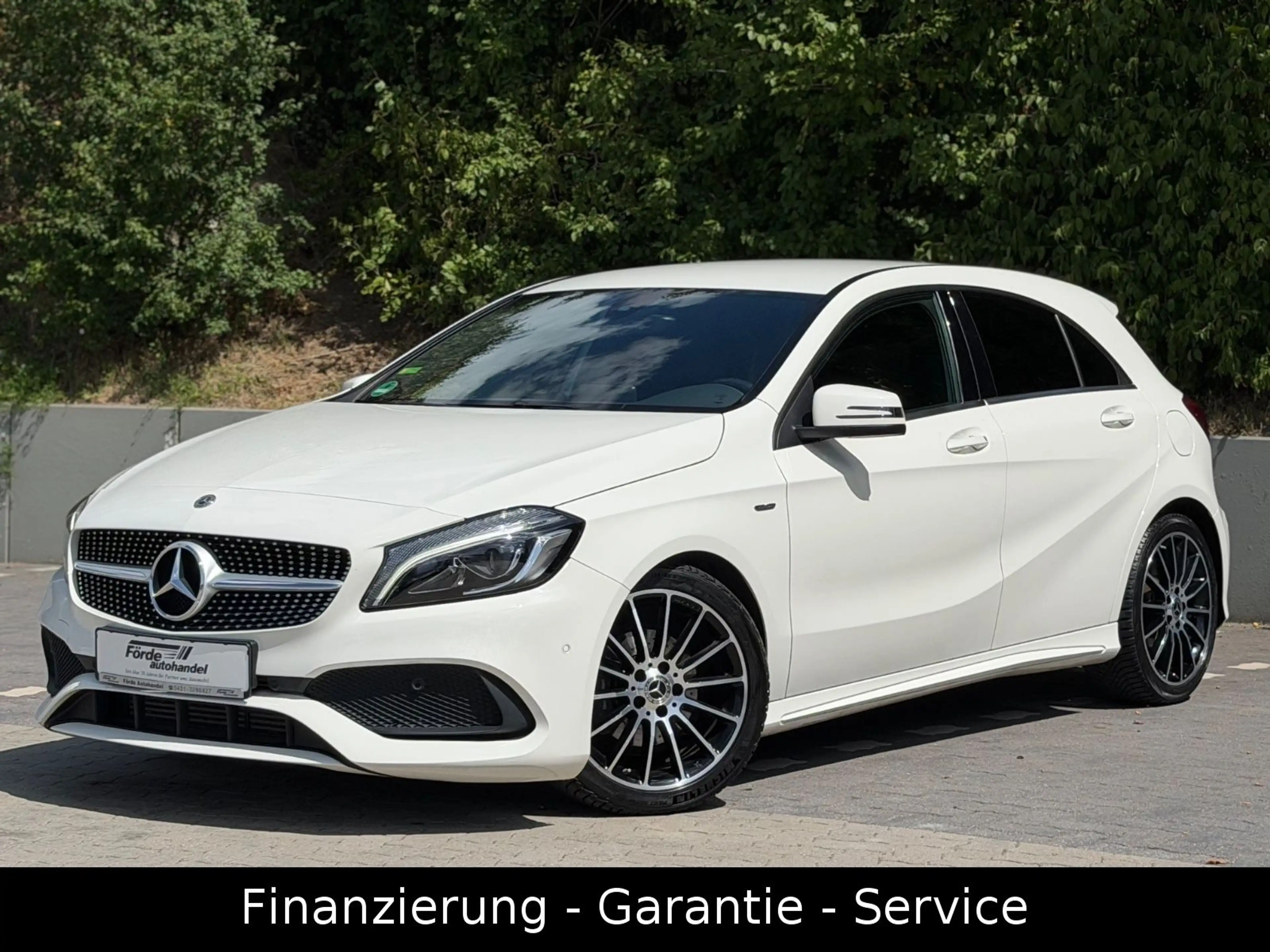 Mercedes-Benz A 180 AMG Line/SPORT/LEDER/LED/WENIG KM/KEYLESS
