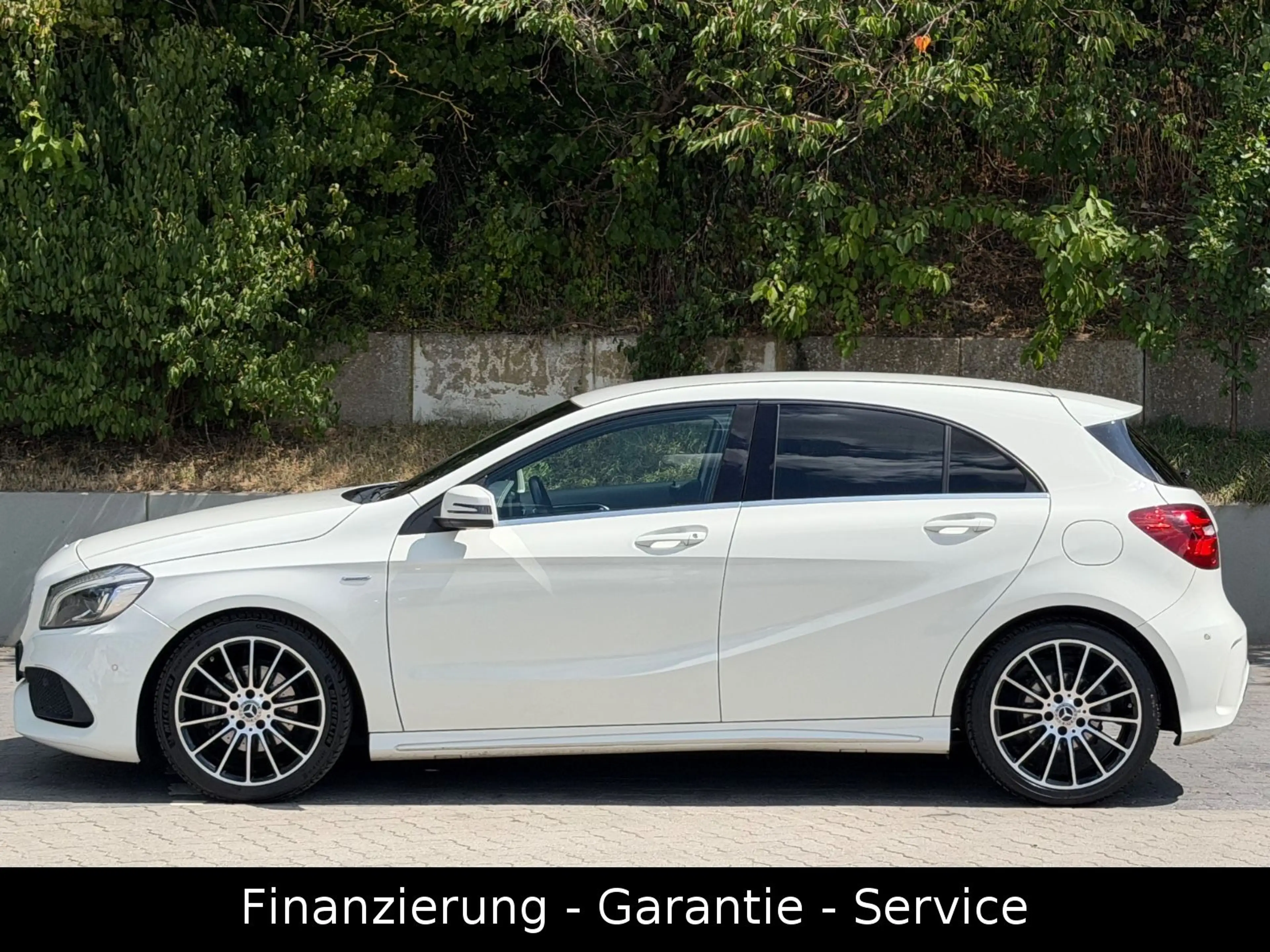 Mercedes-Benz A 180 AMG Line/SPORT/LEDER/LED/WENIG KM/KEYLESS — photo 11