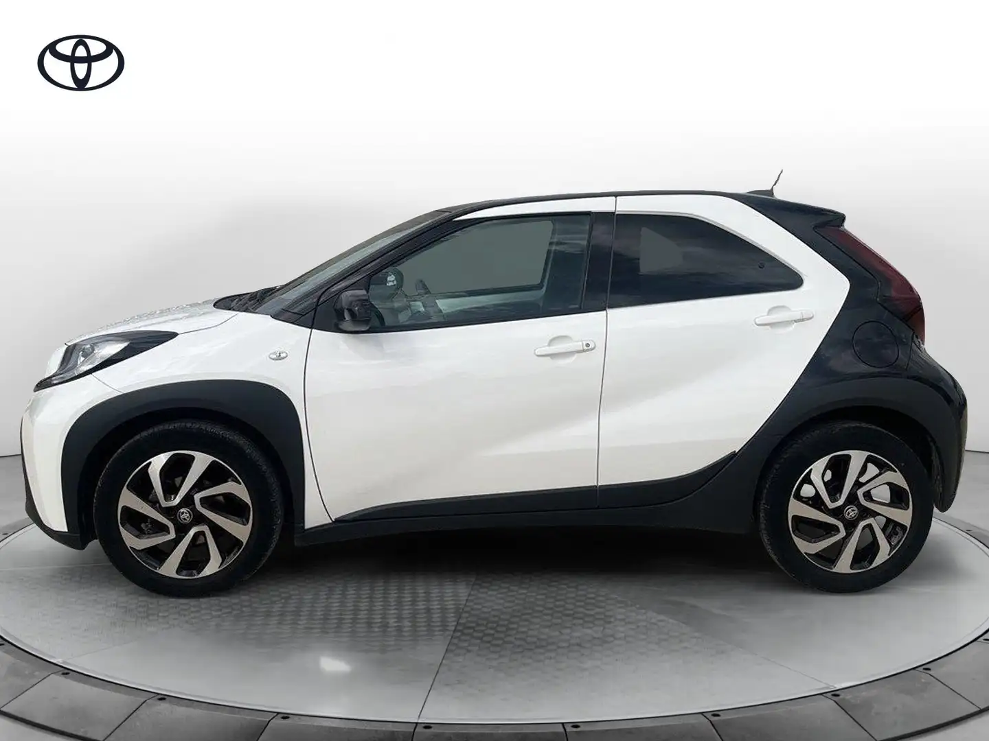 Toyota Aygo X 1.0 VVT-i 72 CV 5 porte Trend Blanc - 2