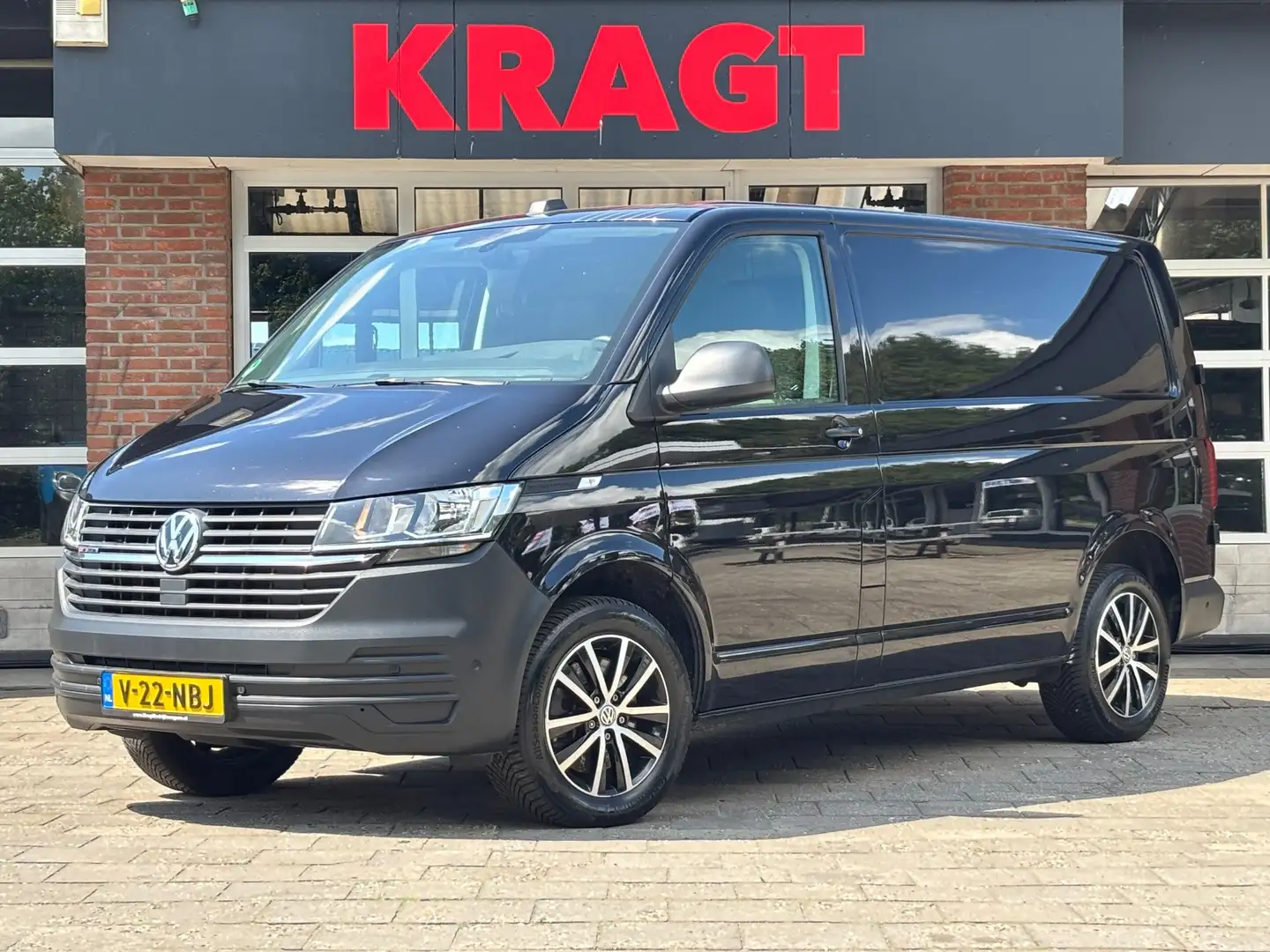 Volkswagen Transporter 2.0 TDI L1H1 30 4Motion 4x4 DSG AUTOMAAT|Camera|AP Zwart - 1