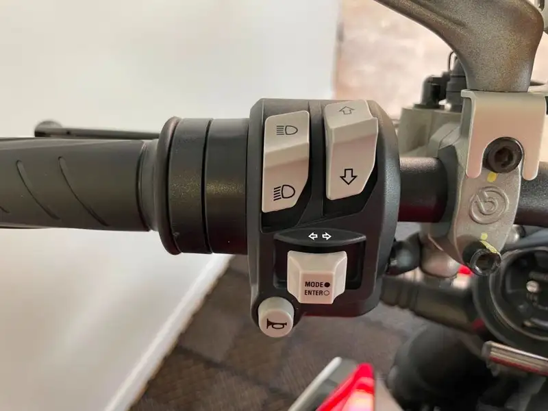 Ducati Streetfighter - foto 4