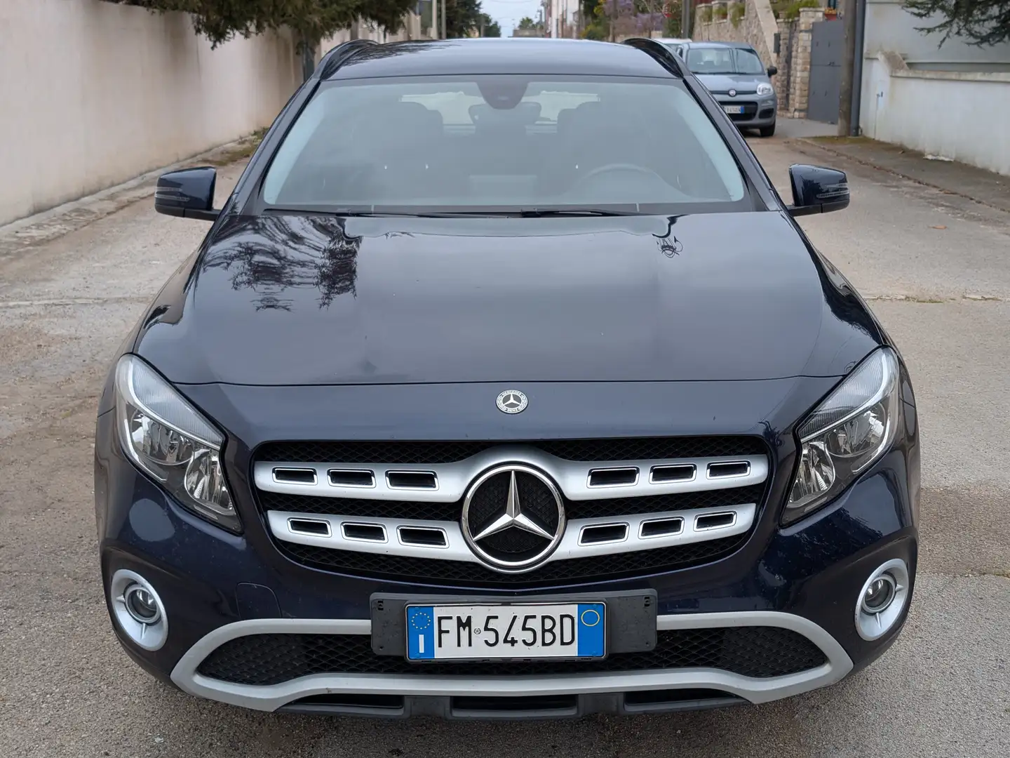 Mercedes-Benz GLA 200 d Executive Blu/Azzurro - 2
