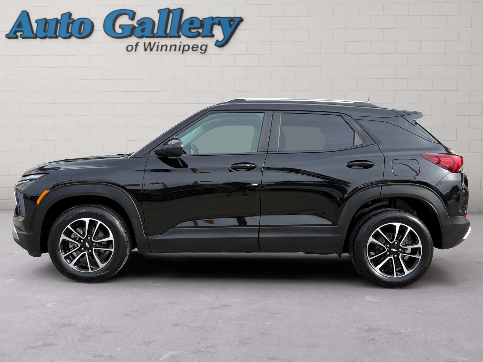 used 2025 Chevrolet TrailBlazer car, priced at $28,896