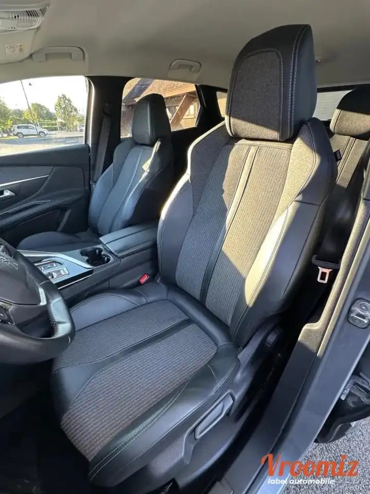 Peugeot 3008 3008 Plug-In Hybrid — photo 11