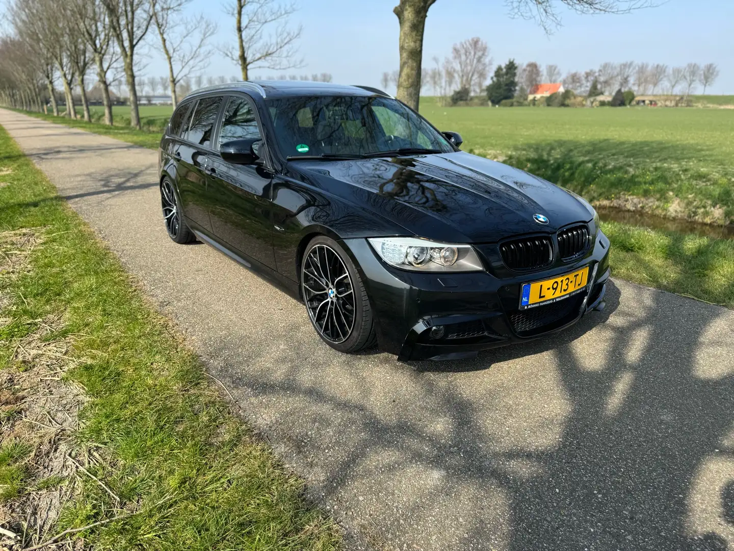 BMW 320 320i Touring Aut. Edition Sport - 2