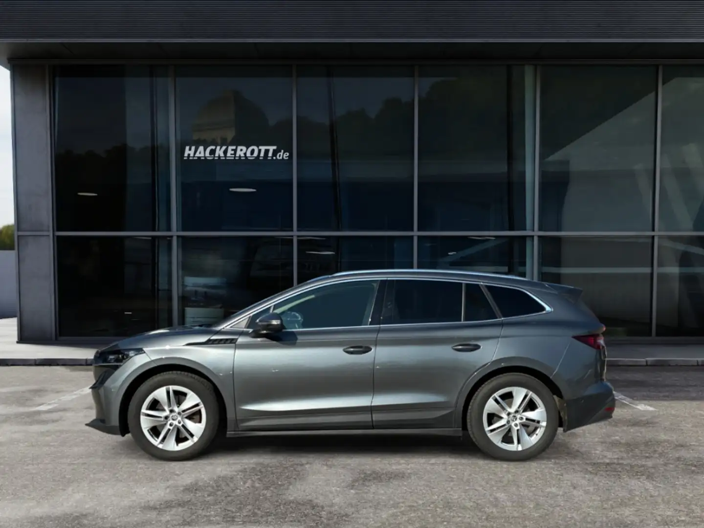 Skoda Enyaq ecoSuite 80 82 kW Navi Rückfahrk. AHK Pano Grau - 2