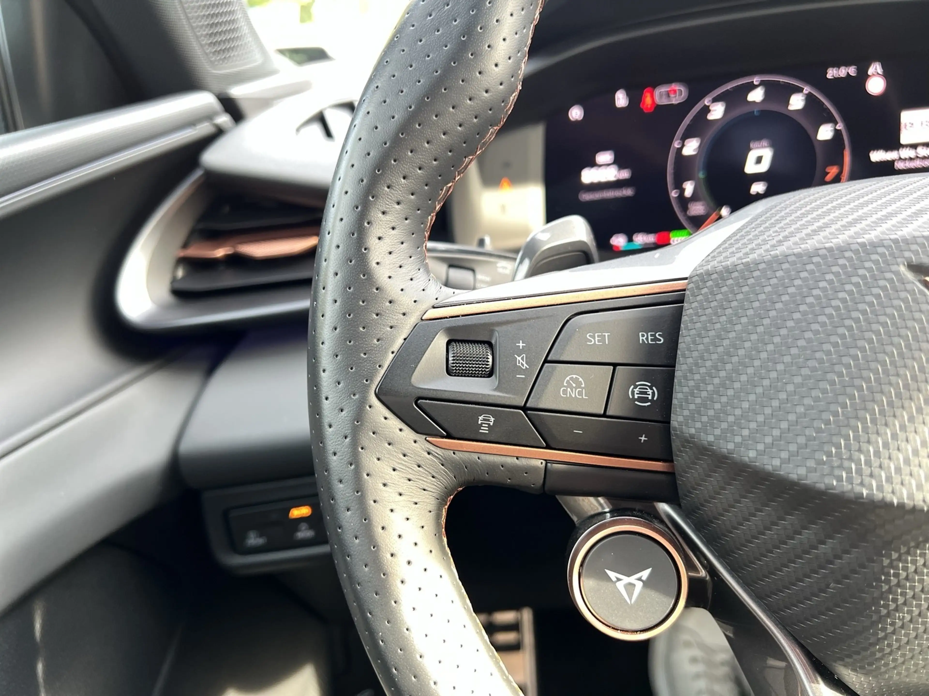 CUPRA Terramar 1.5 HYBRID 360°CAM ACC LM18 HEADUP NAVI — photo 19