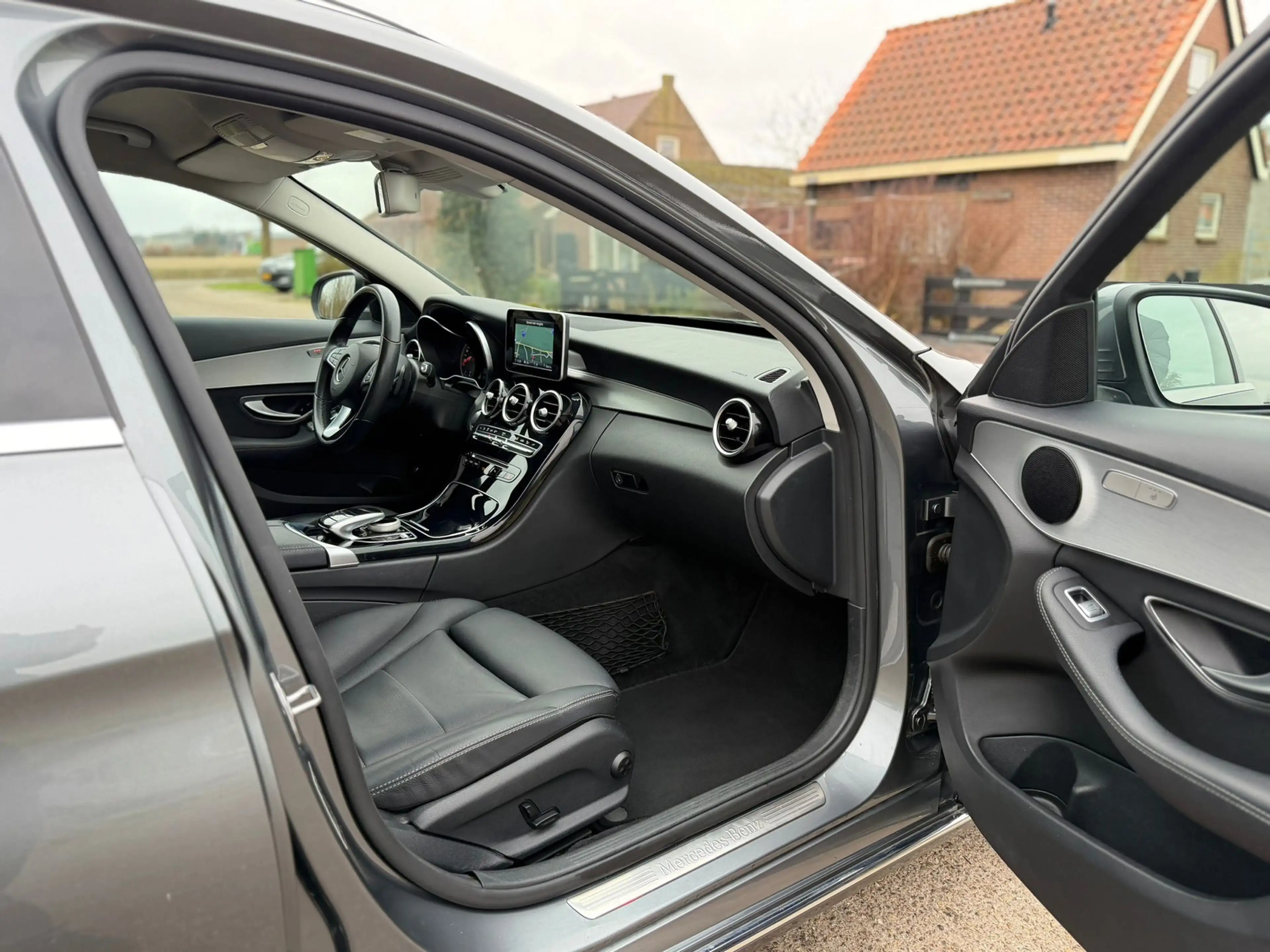 Mercedes-Benz C 350 Estate e Lease Edition Plus 17inch Cruise Control — photo 37