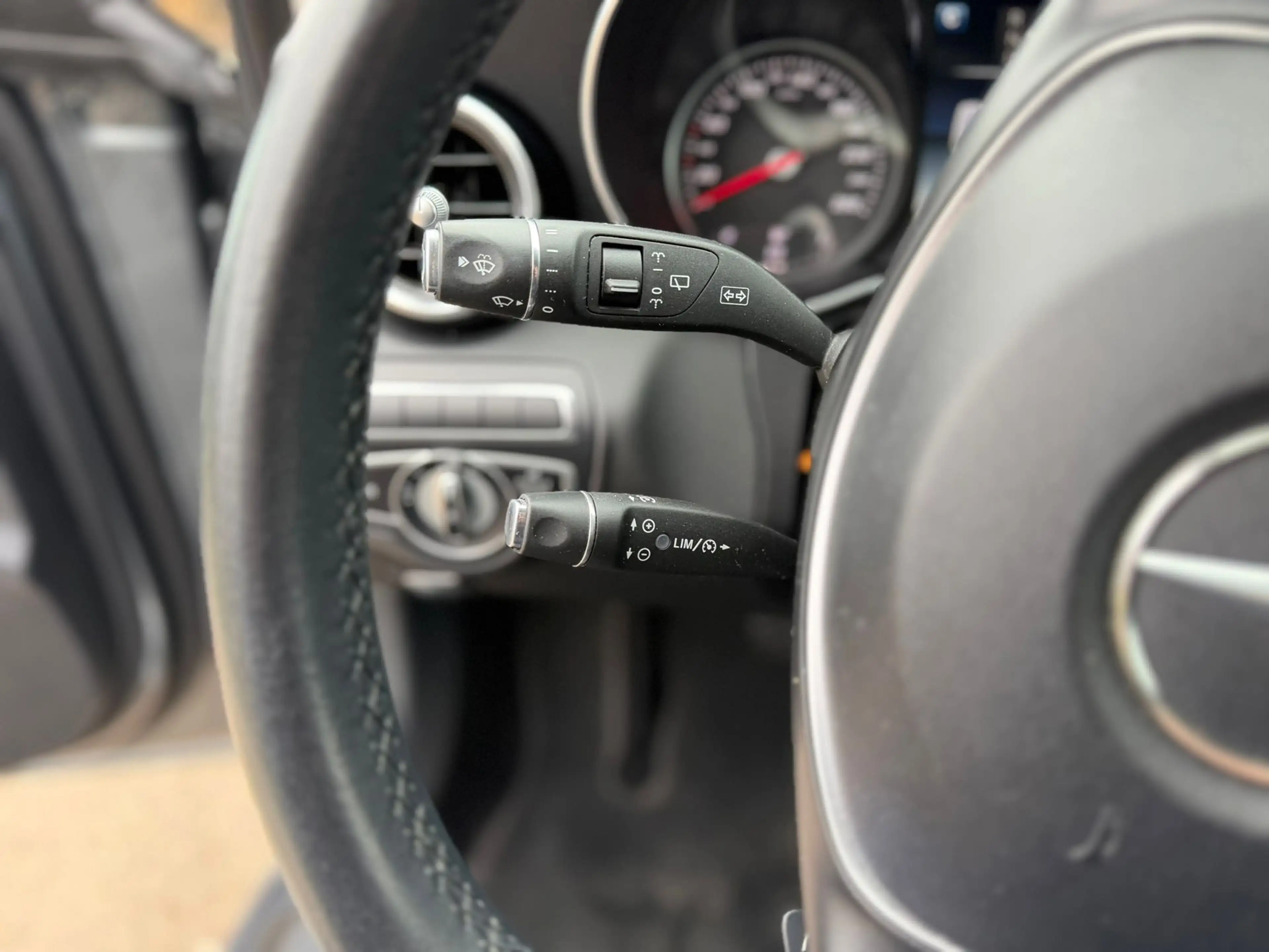 Mercedes-Benz C 350 Estate e Lease Edition Plus 17inch Cruise Control — photo 25